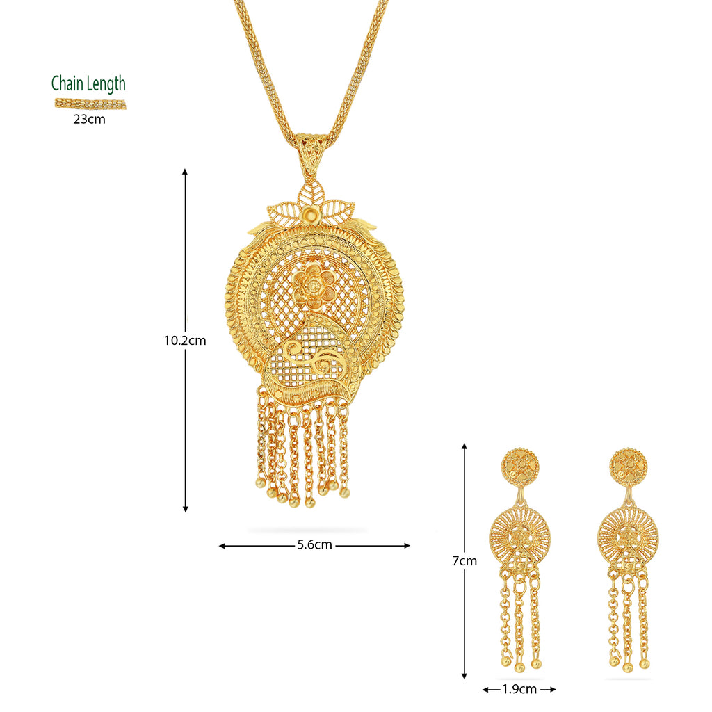 Enthralling Gold Pendant and Earrings Set