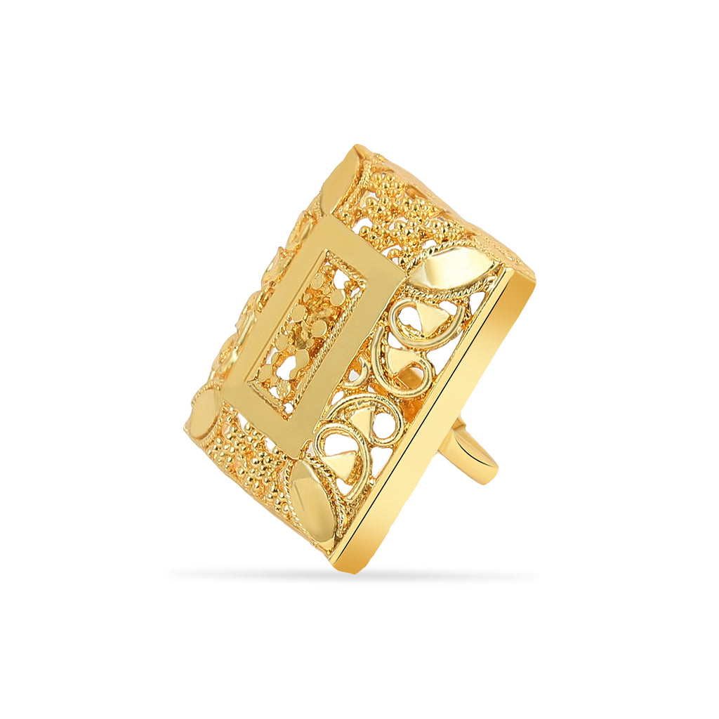 Traditional Gold Plated Cube Style Pendent Set With Ring