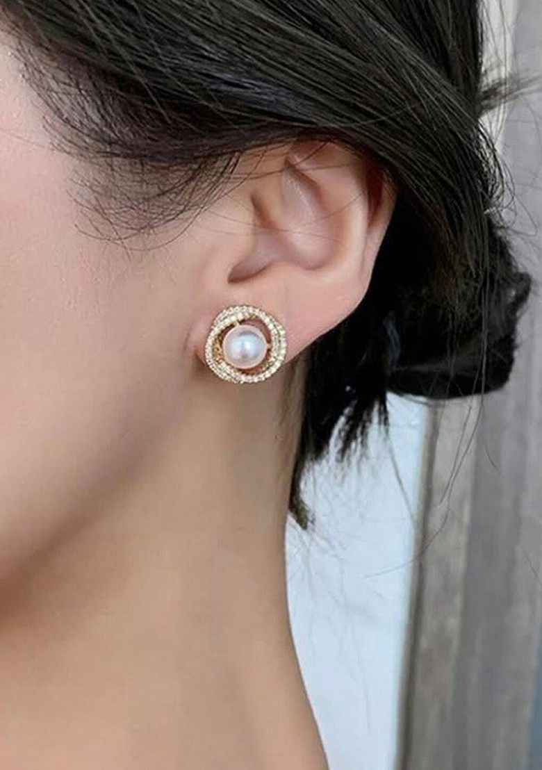 Royal Glow Pearl Stud Earrings – Gold-Toned Crystal Halo Earrings