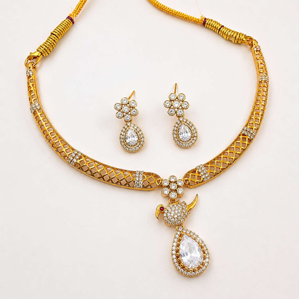 AD Parakeet Hasli Choker - White