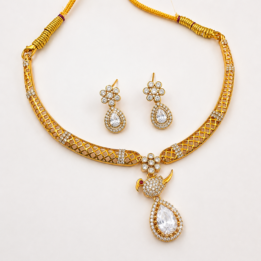 AD Parakeet Hasli Choker - White