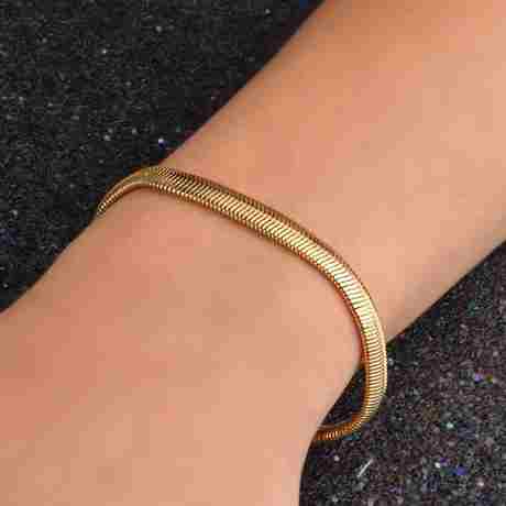 Sleek Gold Herringbone Chain Bracelet – Unisex, Minimalist, Luxe Finish