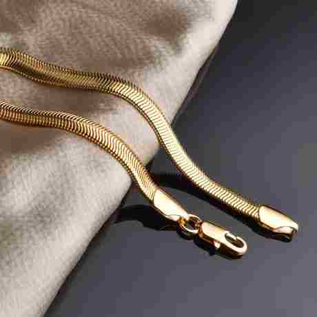 Sleek Gold Herringbone Chain Bracelet – Unisex, Minimalist, Luxe Finish